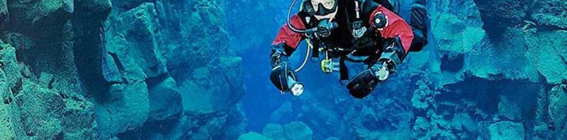 Diving in Silfra Day Tour (6-8 hours/J3)