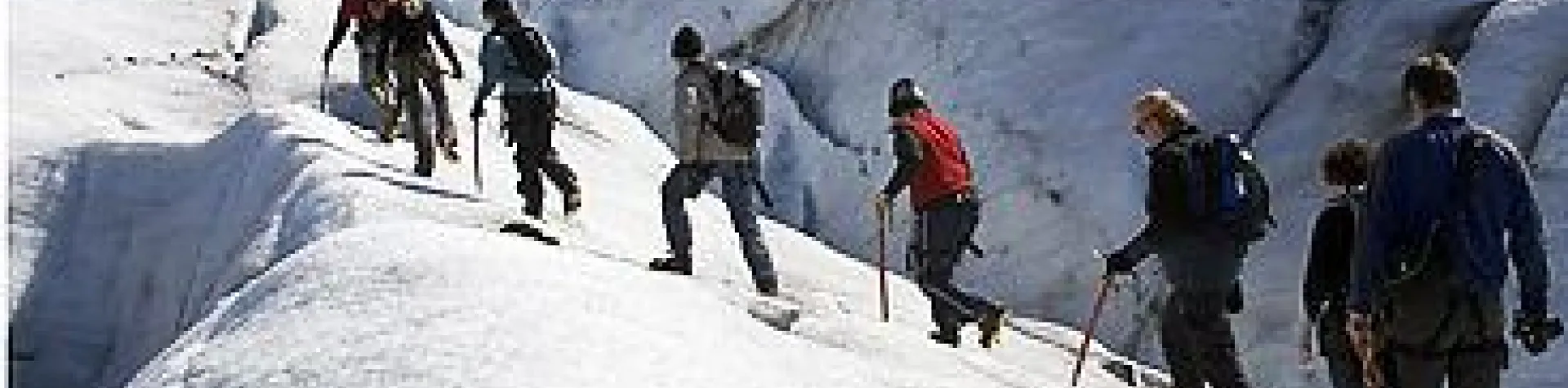 Isbreeventyr - vandring på isbreen (08:30/9-10 tim)