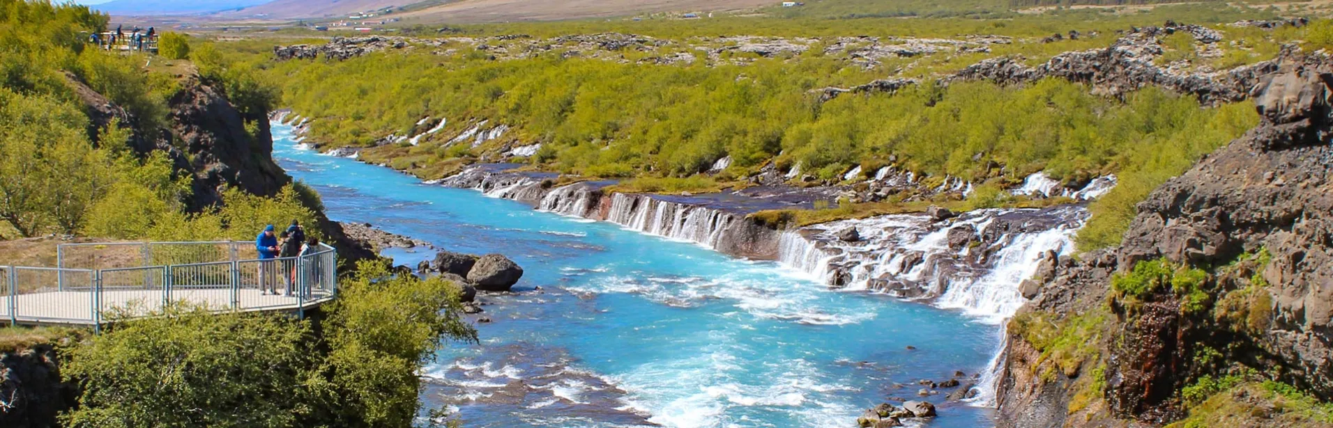 Utsikt över Hraunfossar i Island.